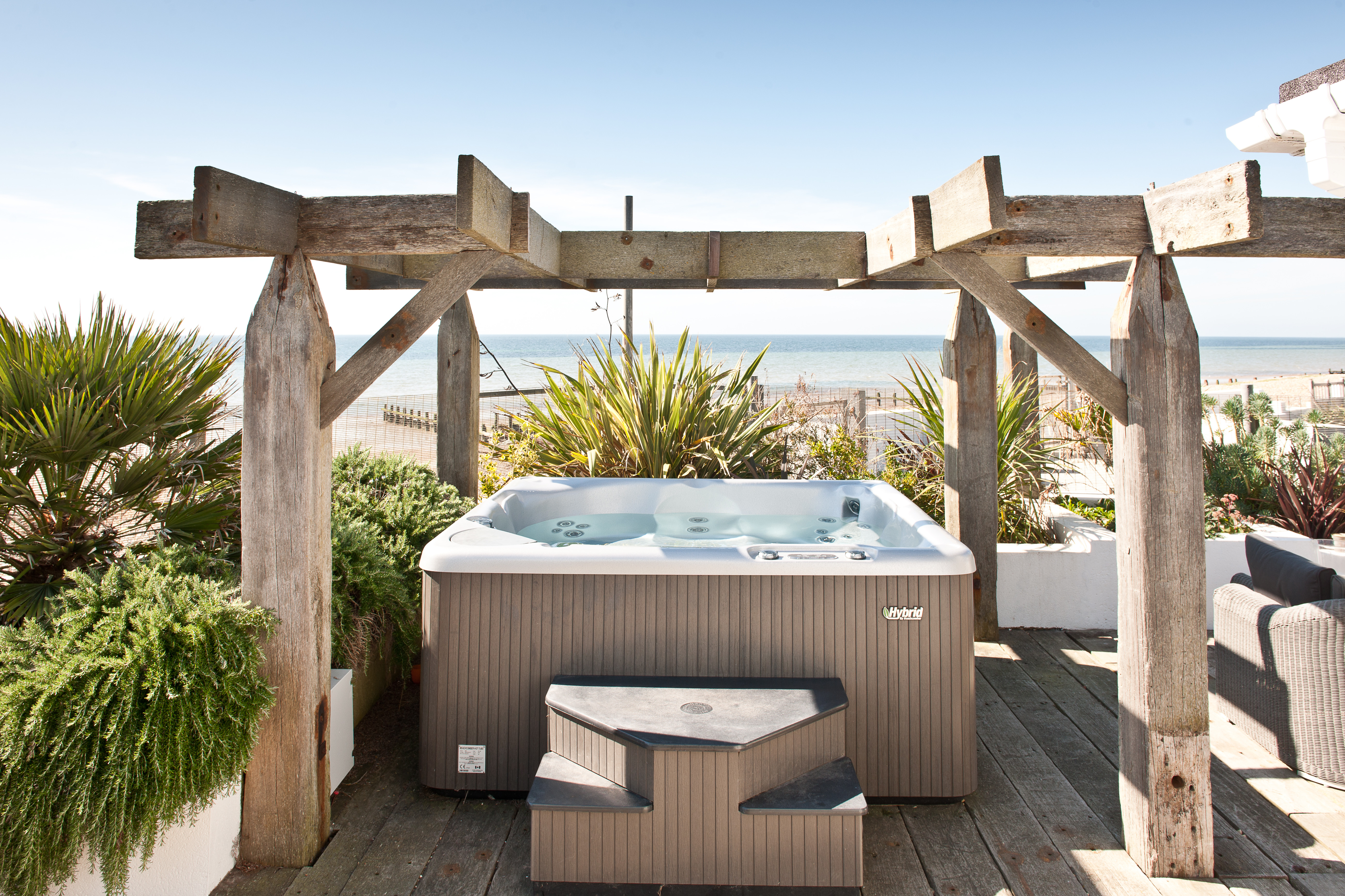 beach rentals with hot tubs